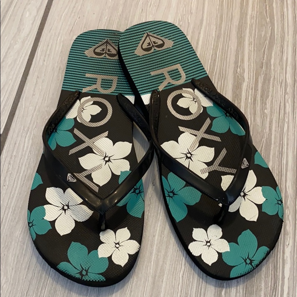 Roxy flip flops